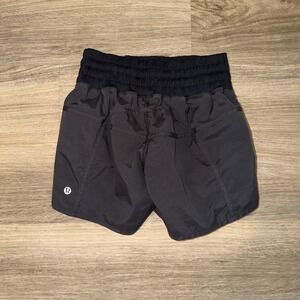Lululemon Tracker Shorts Black 4 Hi Rise Women's Size 4 Liner Removed